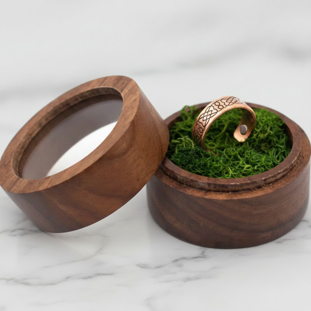 Luxury Wooden Ring Gift Box — Moss Interior & Glass Lid