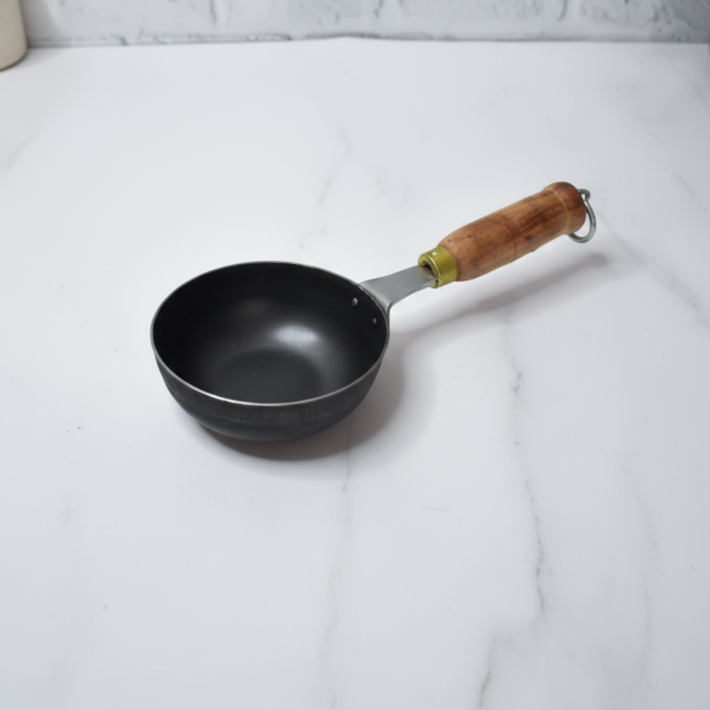 Broad Iron Tadka Ladle – Heat-Resistant Wooden Handle | NABL Tested Pure Iron